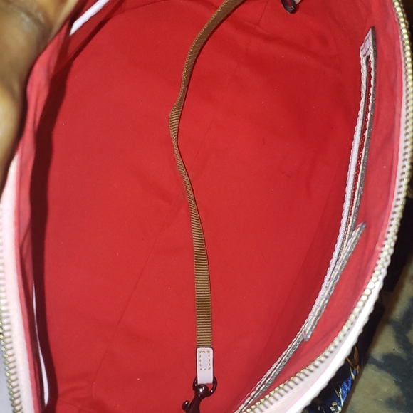 Dooney & Bourke - Picture 8 of 13